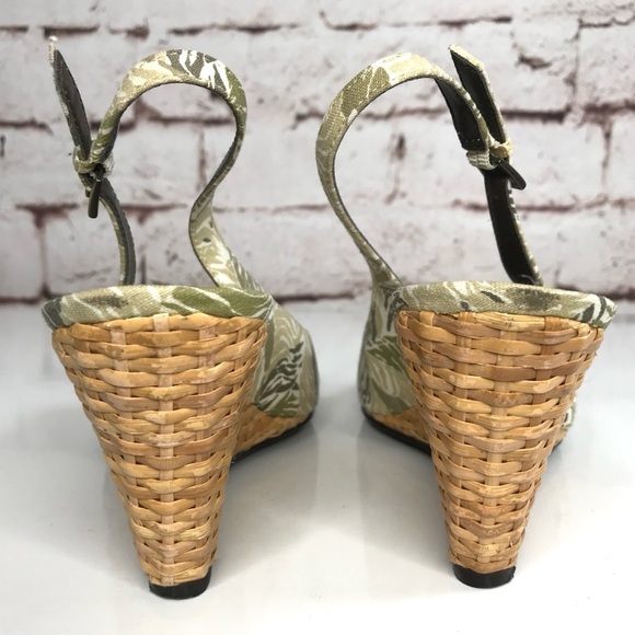 ETIENNE AIGNER Trista Rattan Wedge Heel Green Tropical Print Ankle Strap size 6 - Picture 3 of 15